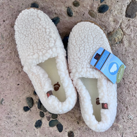 Acorn Shoes - ACORN Cozy Cream Fleece Slippers